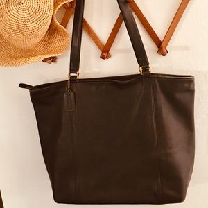 Coach basic minimal leather tote bag
